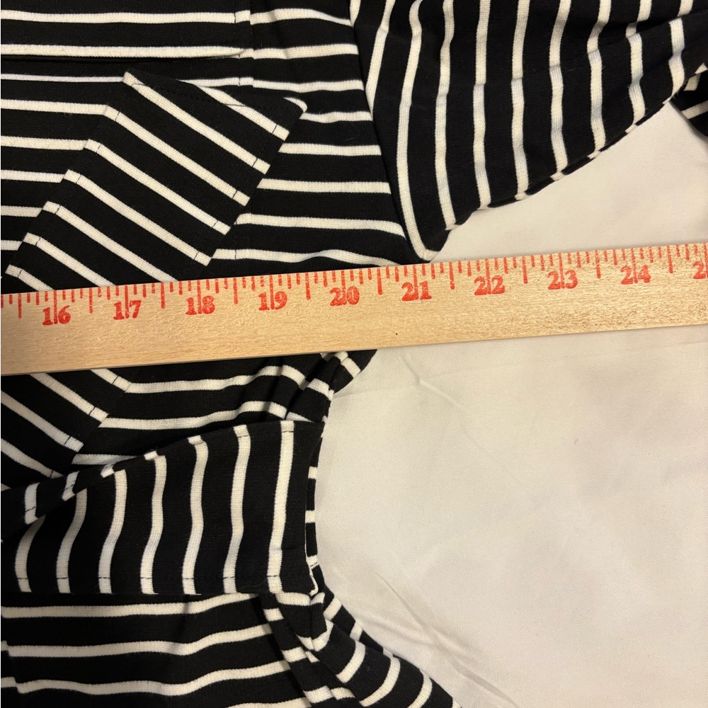 Chico’s Black White Striped Zip Jacket Size 2 Tie Waist Knit - Picture 4 of 8